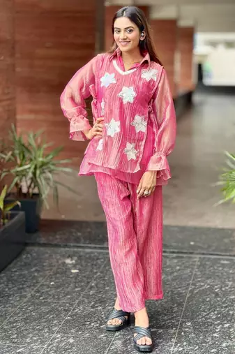 elegant pink embroidered kurti pant set with floral detailing   stylish women   ethnic wear
