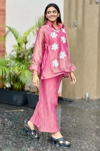 elegant pink embroidered kurti pant set with floral detailing   stylish women   ethnic wear