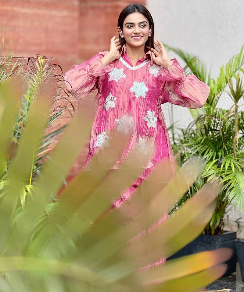 elegant pink embroidered kurti pant set with floral detailing   stylish women   ethnic wear