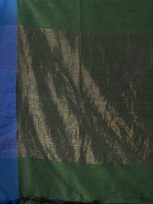 green cotton blend handwoven soft saree with zari border 4