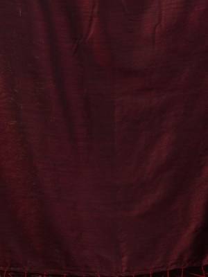 maroon khadi handloom saree 4