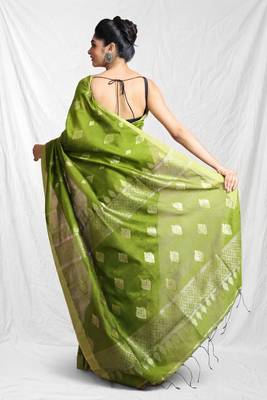 Slimy green leaf motif zari weaving handloom saree 3