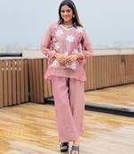 elegant dusty pink embroidered kurti pant set with floral detailing   stylish women   ethnic wear
