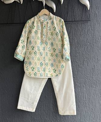 Off white printed cotton silk kurta pajama 3