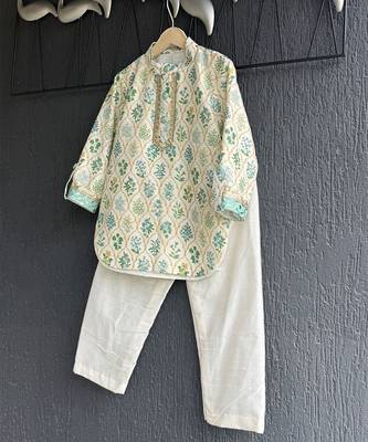 Off white printed cotton silk kurta pajama 5