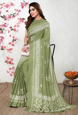 Women's green paisley batik print chiffon saree with unstitched piece 2