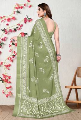 Women's green paisley batik print chiffon saree with unstitched piece 4