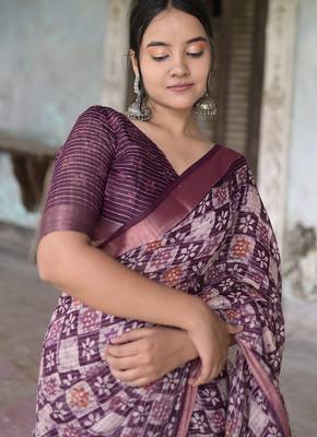 Women's purple batik cotton blend saree with unstitched piece 5