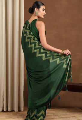 Women's green chevron/zig zag print chiffon saree with unstitched piece 2