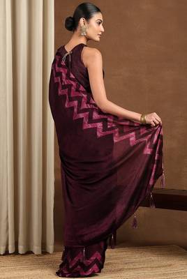 Women's maroon chevron/zig zag print chiffon saree with unstitched piece 5
