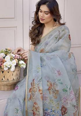 Women's blue floral print chiffon saree with unstitched piece 4