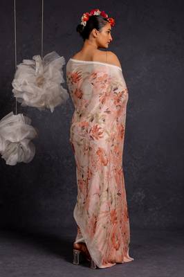 Women's peach floral print chiffon saree with unstitched piece 4