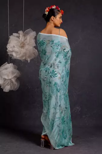 Women's blue floral print chiffon saree with unstitched piece