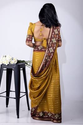 Women's mustard zari woven stripes cotton silk blend saree with unstitched piece 4