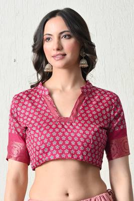 Women's off white ikkat print cotton silk blend saree with unstitched piece 4