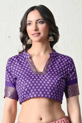 Women's off white ikkat print cotton silk blend saree with unstitched piece 4