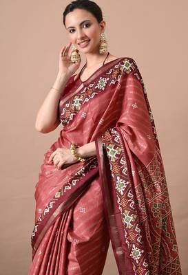 Women's coral zari woven stripes cotton silk blend saree with unstitched piece 5