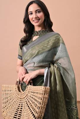 Women's green floral print cotton blend saree with unstitched piece 5