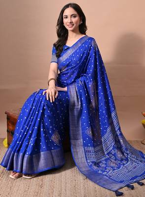 Women's blue block print cotton silk blend saree with unstitched piece 2