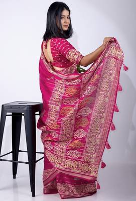 Women's pink zari woven stripes cotton silk blend saree with unstitched piece 4
