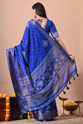 Women's blue block print cotton silk blend saree with unstitched piece 4
