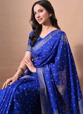 Women's blue block print cotton silk blend saree with unstitched piece 5