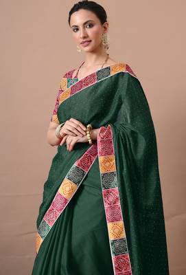 Women's green embellished georgette saree with unstitched piece 3