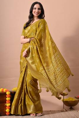 Women's mustard floral print cotton silk blend saree with unstitched piece 5