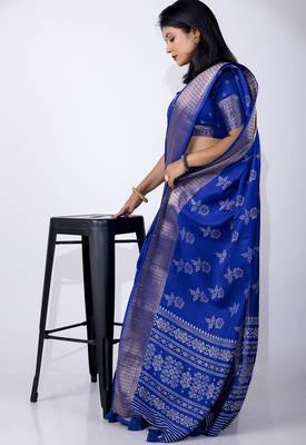 Women's blue floral print cotton silk blend saree with unstitched piece 4