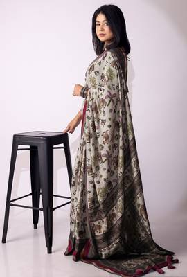 Women's grey floral print viscose cotton saree with unstitched piece 4