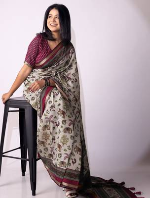 Women's grey floral print viscose cotton saree with unstitched piece 5