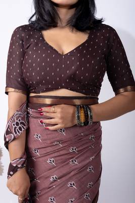 Women's magenta floral,block print viscose cotton saree with unstitched piece 5
