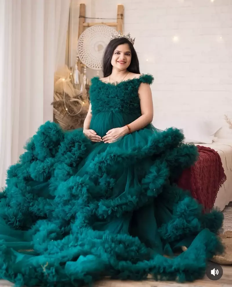 Elegant Maternity Gown – Embrace Comfort & Style