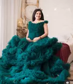 Elegant Maternity Gown – Embrace Comfort & Style