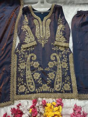 Girls heavy embroidered pakistani kurti pant set with dupatta 4