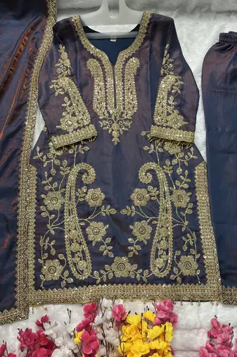 Girls heavy embroidered pakistani kurti pant set with dupatta