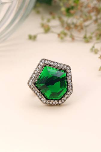 Green color designer elegant stone women's ring
