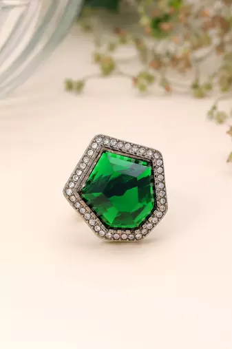 Green color designer elegant stone women's ring