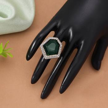 Green color designer elegant stone women's ring 2