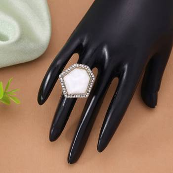 Classic sparkling fashion white color stone ring for women 2