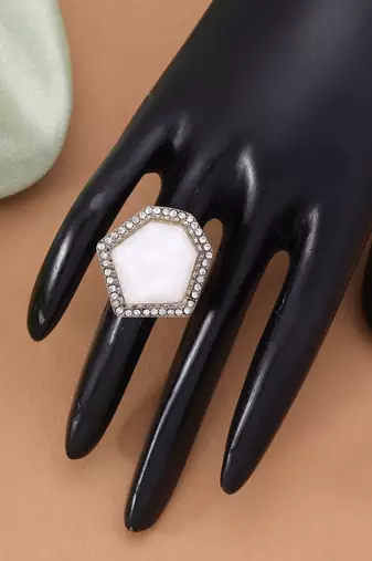 Classic sparkling fashion white color stone ring for women
