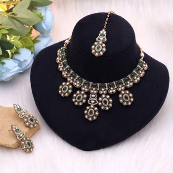 Traditional green color kundan jewellery set 2