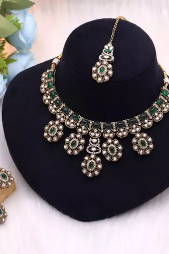 Traditional green color kundan jewellery set