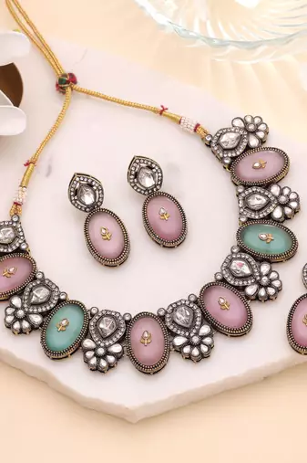 Light pink color traditional kundan jewellery set