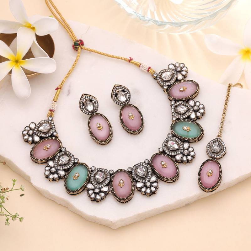Light pink color traditional kundan jewellery set