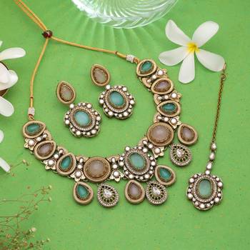 Light pink & light green color handmade kundan jewellery set 1