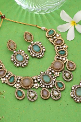 Light pink & light green color handmade kundan jewellery set