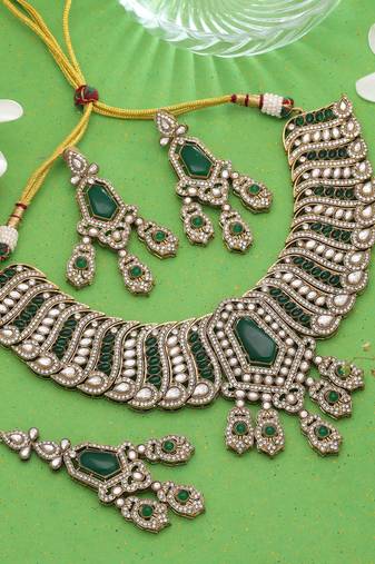Green color wedding kundan jewellery set