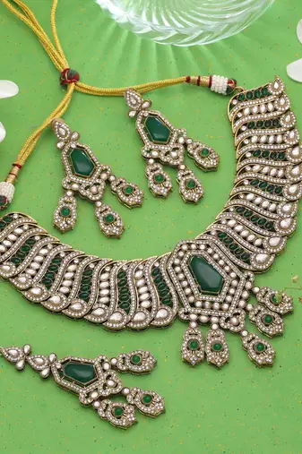 Green color wedding kundan jewellery set