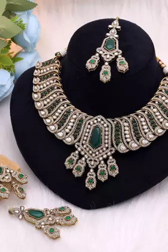 Green color wedding kundan jewellery set